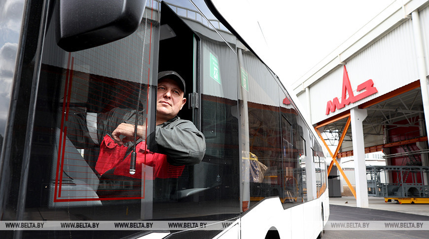 "Nasza suwerenność technologiczna". Ruszyła nowa fabryka autobusów MAZ 