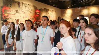 „Dzieci Wspólnoty”: uczestnicy międzynarodowego forum odwiedzili „Chatyń” 