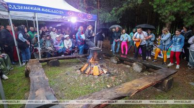 Młodzi specjaliści zostali wprowadzeni w tajniki zawodu podczas wydarzenia kulturalnego nad kanałem Augustowskim
