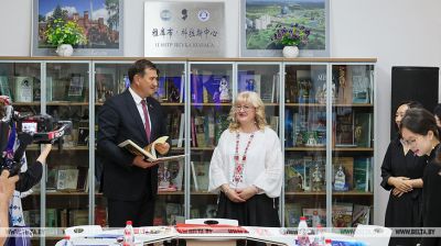 Białoruś planuje przyznać chińskim studentom stypendia na studia magisterskie z języka białoruskiego 