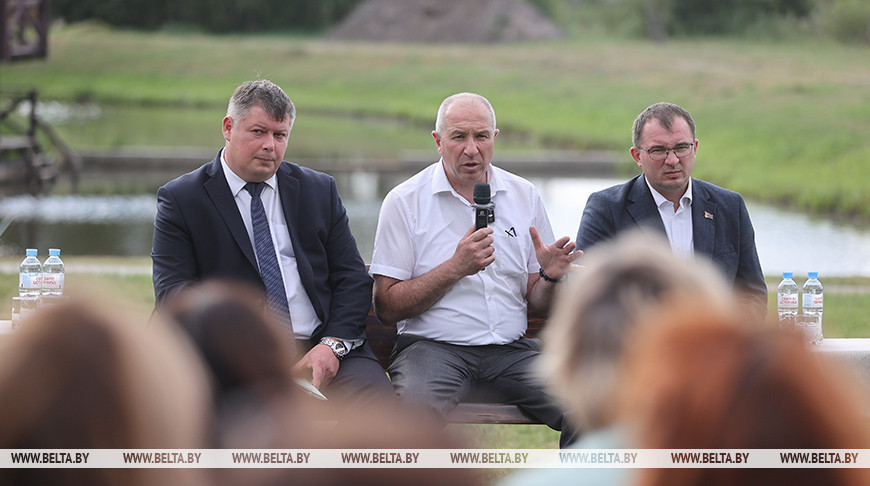 Karajew przeprowadził konferencję prasową dla mediów 