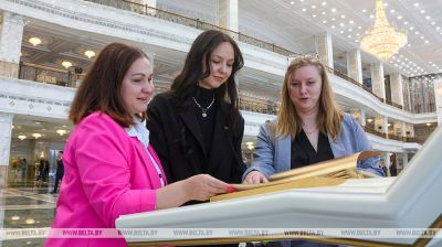 Pracownicy „Belorusneft-Minskawtozaprawka” odwiedzili Pałac Niepodległości w ramach wycieczki 