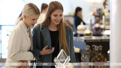 „Możliwość dotknięcia historii”. Pracownicy Ministerstwa Regulacji Antymonopolowej i Handlu byli pod wrażeniem Pałacu Niepodległości  