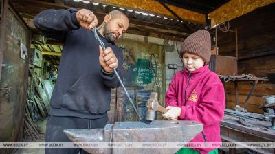 Ożywił dawne rzemiosło. Białorusin otworzył rodzinną kuźnię 