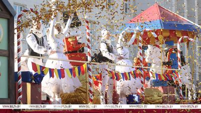 Bajkowe miasta, parada samochodów i „Dziadek do orzechów”. Brześć pogrążył się w atmosferze zimowego karnawału 
