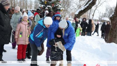 W Mohylewie odbyły się mistrzostwa w rzucaniu walonkiem 