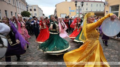Ponad 800 osób weźmie udział w uroczystym pochodzie podczas Republikańskiego Festiwalu Kultur Narodowych 