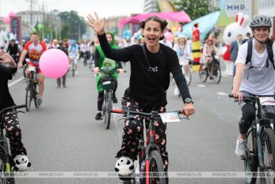 Kto ma fajniejszy strój? Odpowiedź poznaliśmy podczas rowerowego karnawału „Viva, Rovar!” 