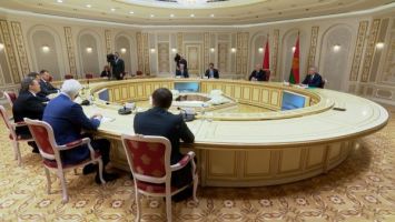    Łukaszenka podkreślił podobieństwo i bliskość narodów słowiańskich, Białorusinów i Rosjan   