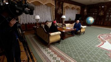 
  Łukaszenka i specjalny wysłannik papieża Gugerotti potwierdzili znaczenie
dialogu dla wzajemnego zrozumienia na świecie  