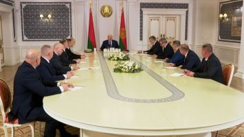 Łukaszenka dokonał nominacji kadrowych w kierownictwie pięciu powiatów, obwodu mohylewskiego i Bobrujska
