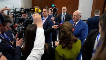 
 Łukaszenka „jak nigdy dotąd” wierzy, że konflikt na Ukrainie zbliża się ku końcowi
 