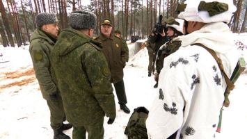 Łukaszenka osobiście sprawdził gotowość bojową Sił Zbrojnych