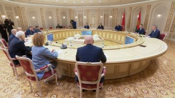 
 Łukaszenka: Białoruś jest gotowa dostarczać do obwodu kaliningradzkiego niezbędną żywność, w tym ziemniaki
 